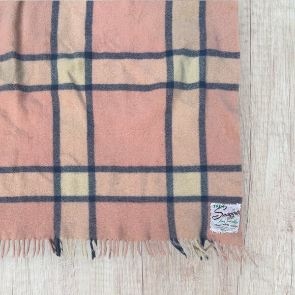 VINTAGE Troy Robe Pink Blue Plaid 100% Wool Baby Child Stadium Throw Blanket - Picture 7 of 10